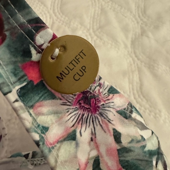 Nip Tuck Swim Twist Front One Piece Swimsuit Floral green sz 8 - Picture 8 of 12